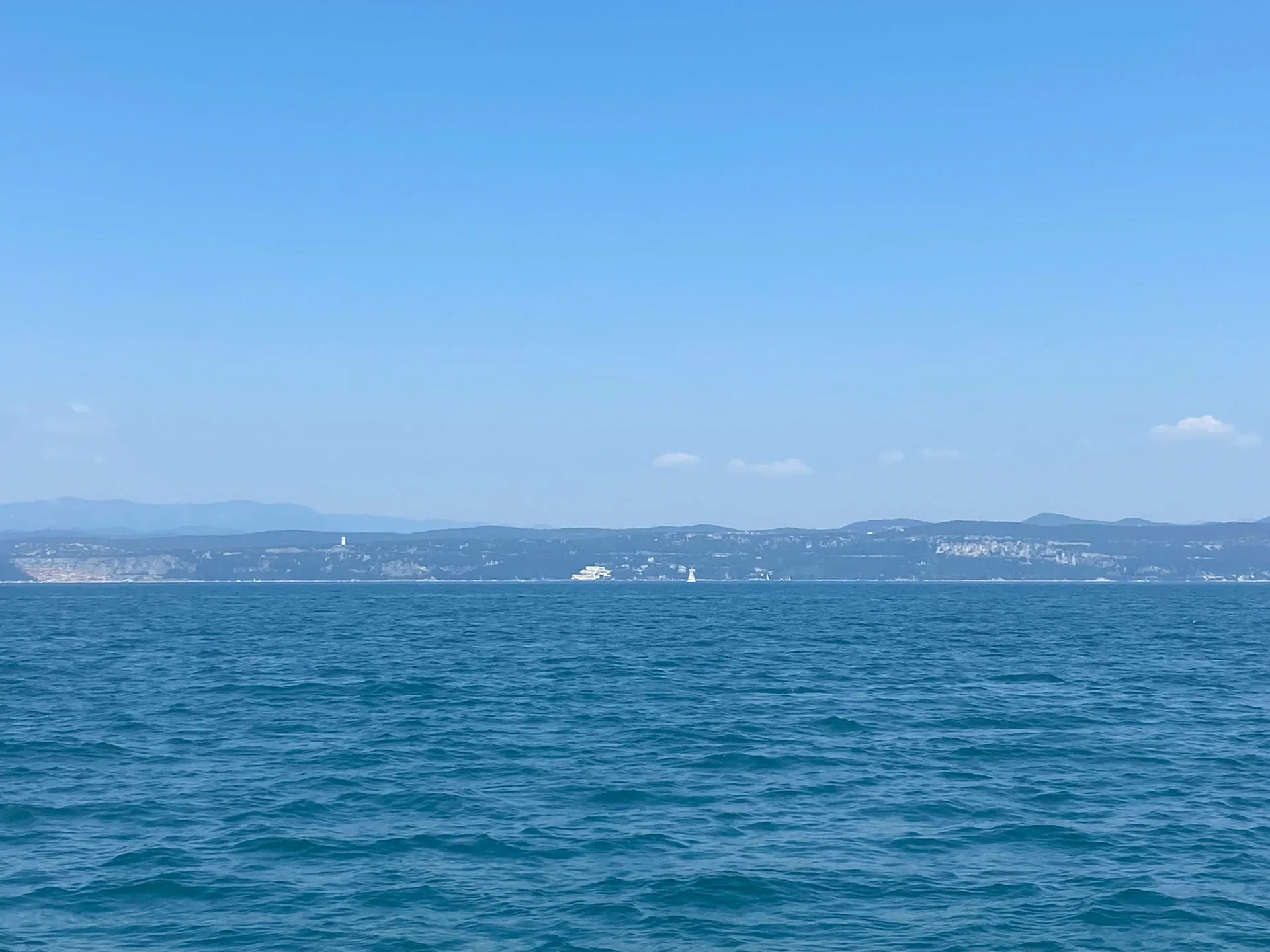 Italienische Küste von der SY HERA aus gesehen